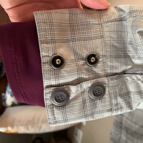 Nike storm fit full zip rain jacket size S, adjustable hood/ hem + features - Picture 5 of 10